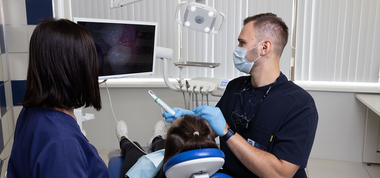 Зуб мудрости: симптомы прорезывания, боль, уход и когда удалять