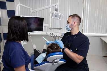 Зуб мудрости: симптомы прорезывания, боль, уход и когда удалять